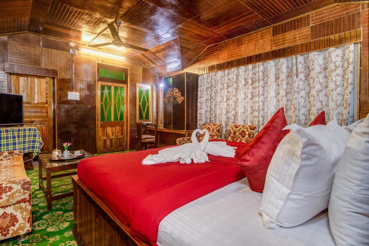Montis Soyang Premium Heritage Hotel Gangtok Exterior photo